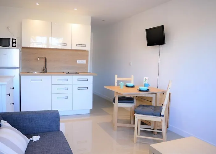 Lv090-014 2 Couchages * Le Lavandou